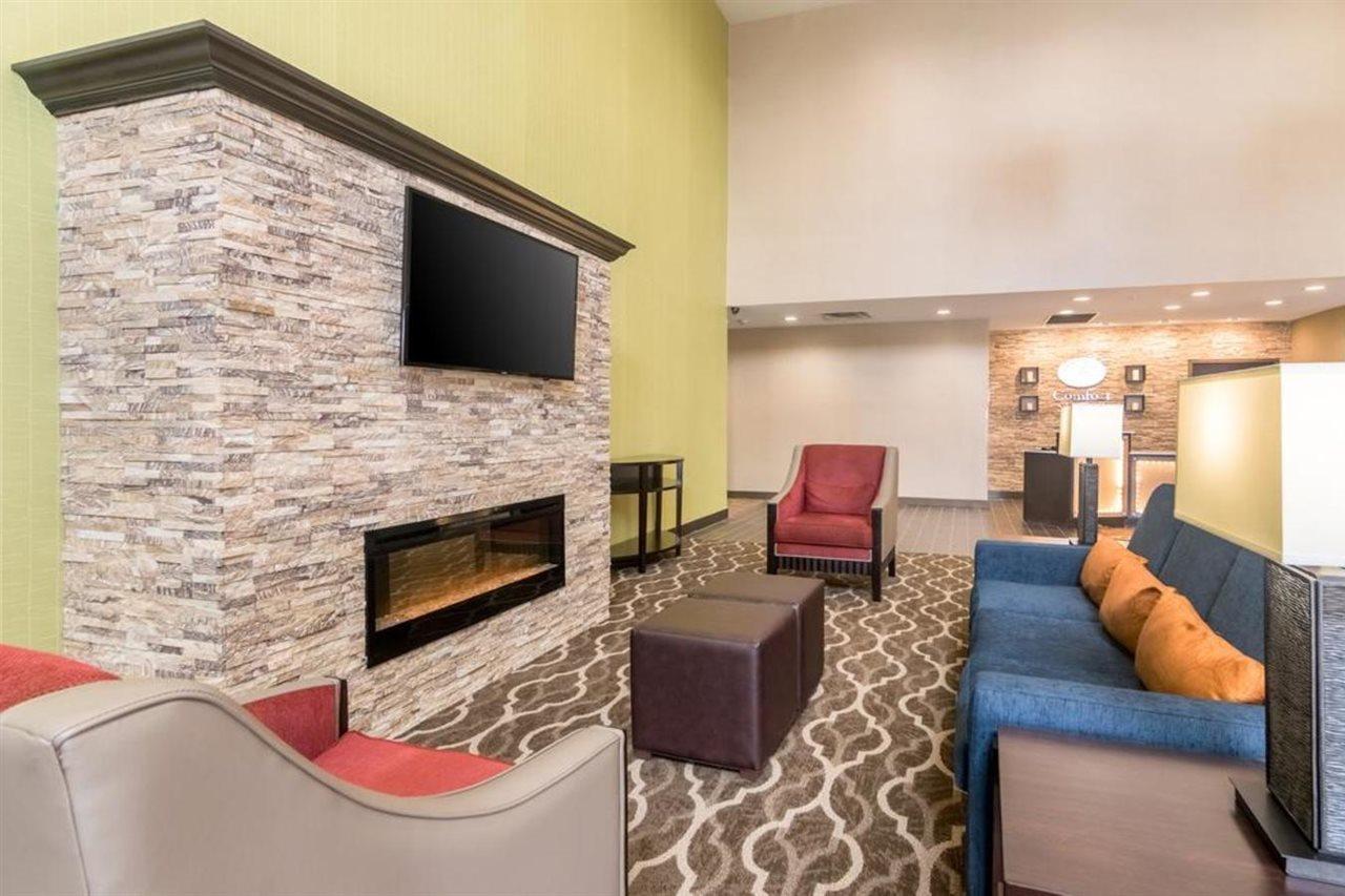 Comfort Suites Fairgrounds West Oklahoma City Exterior foto